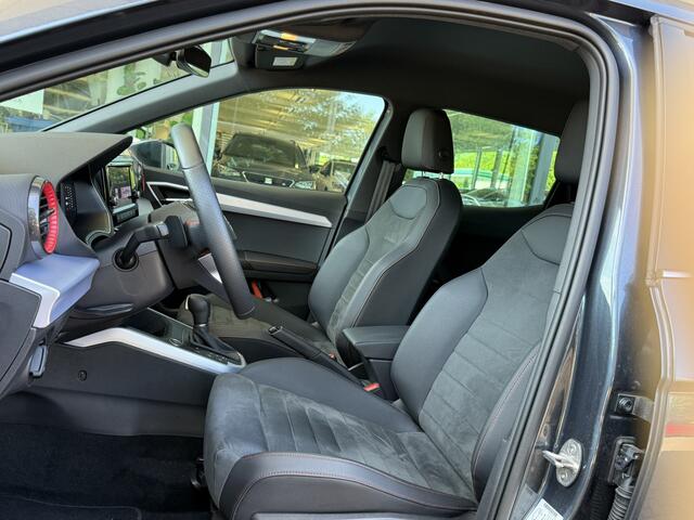 Seat Arona 1.0 EcoTSI FR Business Connect / Afneembare Trekhaak / Achteruitrij camera / Suede bekleding / Stoel verwarming voor / Carplay