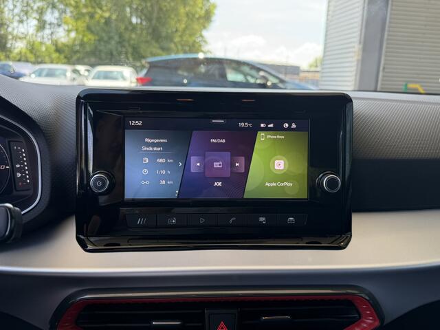 Seat Arona 1.0 EcoTSI FR Business Connect / Afneembare Trekhaak / Achteruitrij camera / Suede bekleding / Stoel verwarming voor / Carplay