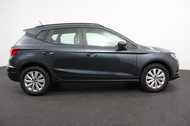 Seat Arona 1.0 TSI Style | Cruise Control | Airco | Parkeersensoren Achter | Stoelverwarming | lichtmetalen Velgen |