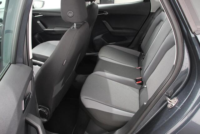 Seat Arona 1.0 TSI Style | Cruise Control | Airco | Parkeersensoren Achter | Stoelverwarming | lichtmetalen Velgen |