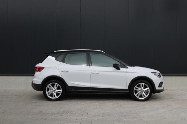 Seat Arona 1.0 TSI Xcellence Business Intense FR - Adaptive Cruise - PDC - Stoelverwarming - Carplay/Android - LED - Navi - Rijklaar