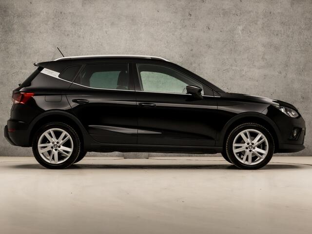 Seat Arona 1.0 TSI FR Sport Automaat (APPLE CARPLAY, GROOT NAVI, CLIMATE, STOELVERWARMING, SPORTSTOELEN, SFEERVERLICHTING, GETINT GLAS, PARKEERSENSOREN, CRUISE, NIEUWSTAAT)