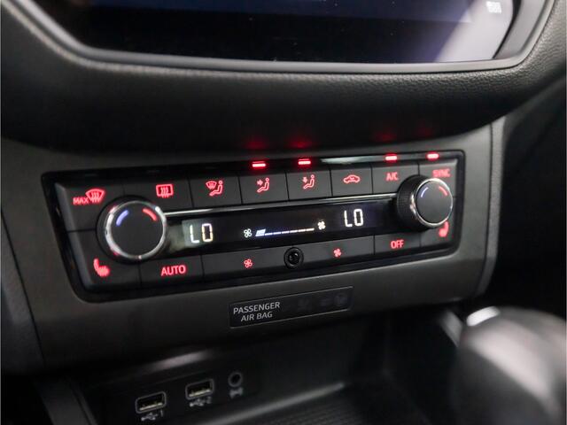 Seat Arona 1.0 TSI FR Sport Automaat (APPLE CARPLAY, GROOT NAVI, CLIMATE, STOELVERWARMING, SPORTSTOELEN, SFEERVERLICHTING, GETINT GLAS, PARKEERSENSOREN, CRUISE, NIEUWSTAAT)