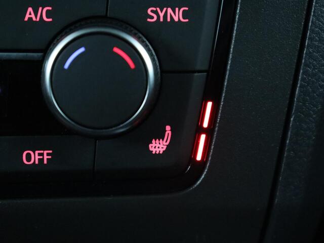 Seat Arona 1.0 TSI Style Intens | Stoelverwarming | Carplay | Virtual Cockpit | Navigatie | Full LED | Climate control | Parkeerhulp | DAB | Cruise control | Bluetooth | Getint glas