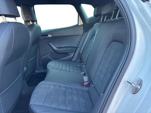 Seat Arona 1.0 TSI FR Business Intense | TREKHAAK | NAVI | 18 INCH | 1 JAAR GARANTIE |