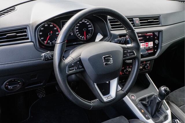 Seat Arona 1.0 TSI 116pk Xcellence Launch Edition Trekhaak/ Navigatie apps/ Carplay/ Inparkeerhulp/ Pdc/ Stoelverwarming/ Half leer