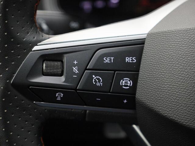 Seat IBIZA 1.0TSI/95PK FR · Navigatie · App connect · Parkeersensoren · Garantie tot mei 2028 of 80000km.