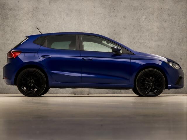 Seat IBIZA 1.0 TSI Sport (APPLE CARPLAY, GROOT NAVI, CLIMATE, CAMERA, SPORTSTOELEN, PARKEERSENSOREN, GETINT GLAS, LM VELGEN, NIEUWSTAAT)