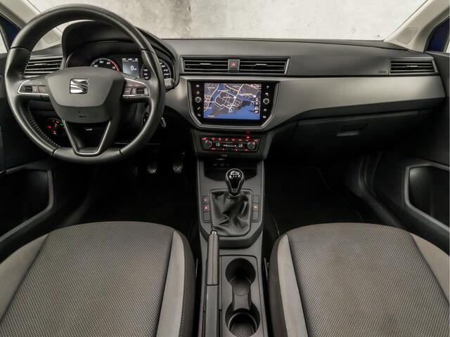 Seat IBIZA 1.0 TSI Sport (APPLE CARPLAY, GROOT NAVI, CLIMATE, CAMERA, SPORTSTOELEN, PARKEERSENSOREN, GETINT GLAS, LM VELGEN, NIEUWSTAAT)
