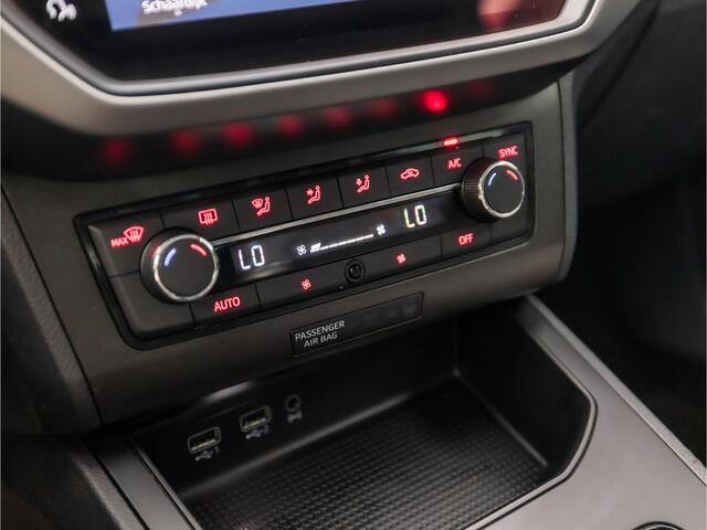 Seat IBIZA 1.0 TSI Sport (APPLE CARPLAY, GROOT NAVI, CLIMATE, CAMERA, SPORTSTOELEN, PARKEERSENSOREN, GETINT GLAS, LM VELGEN, NIEUWSTAAT)