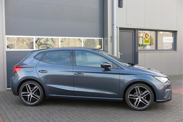 Seat IBIZA 1.0 TSI 95PK FR Limited Edition, Virtual Cockpit , Beats audio , Led verlichting, Camera, Stoelverwarming, Navi, Alcantara bekleding ,Cruise control, etc. .