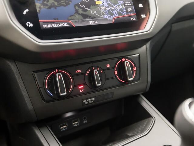 Seat IBIZA 1.0 Sport (APPLE CARPLAY, GROOT NAVI, CRUISE, LM VELGEN, SPORTSTOELEN, BLUETOOTH, DAB+, NIEUWE APK, NIEUWSTAAT)