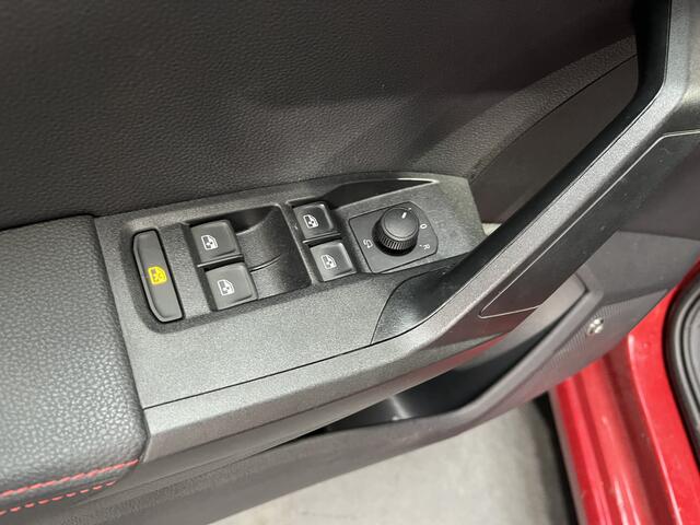 Seat IBIZA 1.0 EcoTSI FR / BEATS AUDIO/ FULL LINK/ PARK. SENSOREN + CAMERA/ RIJ-MODI/ NAVI/ 17" LMV/ LED/ CLIMA/ STOEL VERWARM.