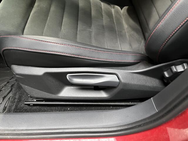 Seat IBIZA 1.0 EcoTSI FR / BEATS AUDIO/ FULL LINK/ PARK. SENSOREN + CAMERA/ RIJ-MODI/ NAVI/ 17" LMV/ LED/ CLIMA/ STOEL VERWARM.