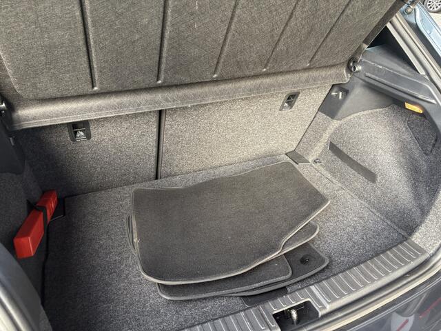 Seat IBIZA 1.5 TSI 150 pk Sport DSG | Carplay | Climate Control | 17" Lichtmetalen velgen |