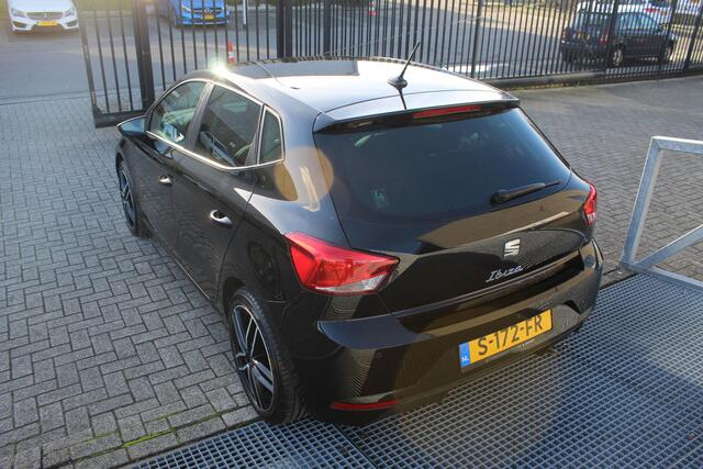 Seat IBIZA 1.0 EcoTSI Style Business Connect App connect/Stoelverwarming/Climate control/Digi dash/Parkeersensoren v+a/Licht metalen velgen/Cruise control/Bluetooth/Privacy glass