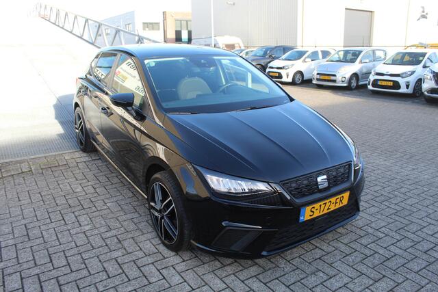 Seat IBIZA 1.0 EcoTSI Style Business Connect App connect/Stoelverwarming/Climate control/Digi dash/Parkeersensoren v+a/Licht metalen velgen/Cruise control/Bluetooth/Privacy glass