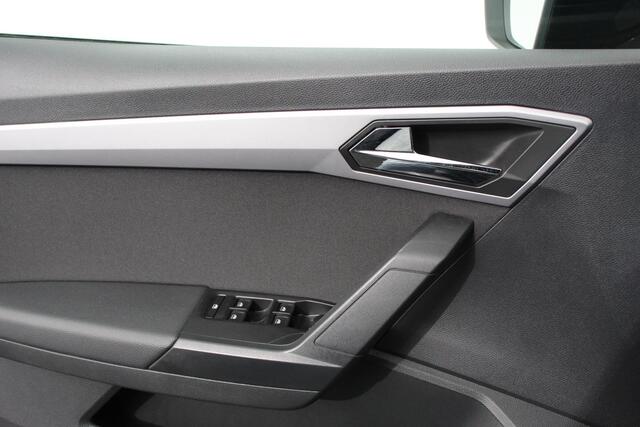 Seat IBIZA 1.0 TSI 116pk FR Navigatie Apple Carplay/Android auto Climate Control Camera Parkeer sensoren V+A Adaptive Cruise control