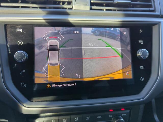 Seat IBIZA 1.0 TSI Style Business Intense / Navigatie / Camera / Parkeersensoren V+A / Climate controle /