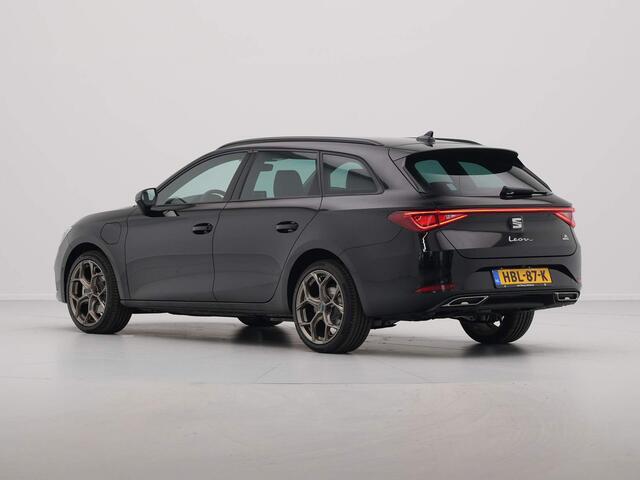 Seat LEON Sportstourer 1.5 TSI e-Hybrid FR PHEV First Edition Navigatie Carplay Sideassist Pdc Camera