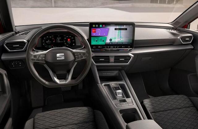 Seat LEON Sportstourer FR Business 1.5 TSI eHybrid PHEV 204pk | Trekhaak | Adpative cruise control | Achteruitrijcamera | Black pack