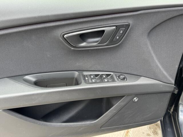 Seat LEON 1.5 TSI 150pk DSG FR Ultimate Edition Stoelverwarming LED Koplampen Virtual Cockpit BEATS Audio