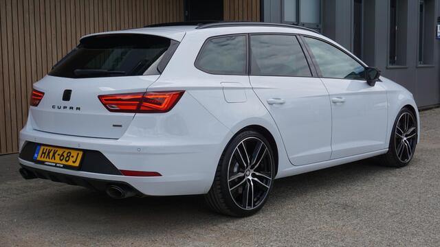 Seat LEON ST Cupra 2.0 TSI 301pk 4DRIVE Pano.Dak Beats Virtual Cockpit *Black Edition* 19inch LM *Zeer Nette Cupra* 85081km!