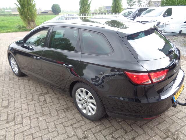 Seat LEON ST 1.0 EcoTSI Style Connect Ecc, Navigatie, Carplay/android auto, trekhaak , PDC, LMV