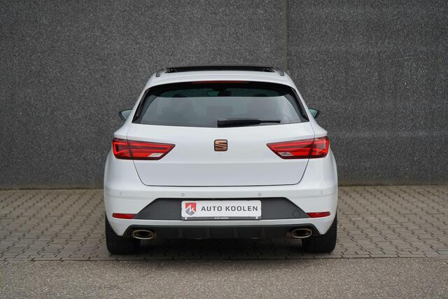 Seat LEON 2.0 TSI CUPRA 300 4-drive Pano/Schaal/Virtual/Camera/Keyless/LED/Carplay
