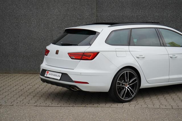 Seat LEON 2.0 TSI CUPRA 300 4-drive Pano/Schaal/Virtual/Camera/Keyless/LED/Carplay
