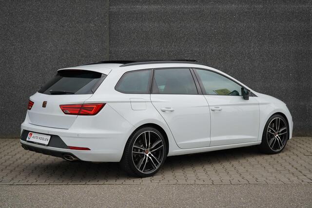 Seat LEON 2.0 TSI CUPRA 300 4-drive Pano/Schaal/Virtual/Camera/Keyless/LED/Carplay