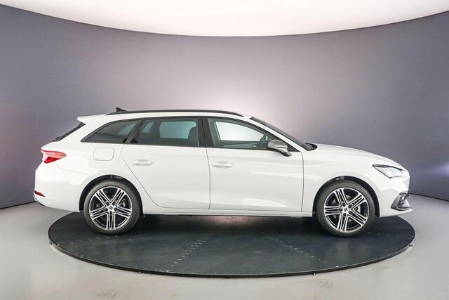 Seat LEON Sportstourer FR First Edition 1.5 TSI eHybrid 204pk DSG Automaat Adaptive cruise control, Navigatie, Achteruitrijcamera, App connect, LED verlichting, Airco, Parkeersensoren