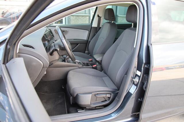 Seat LEON 1.0 EcoTSI Style Business Intense Carplay, 2x PDC, NL Auto Lente aanbieding!