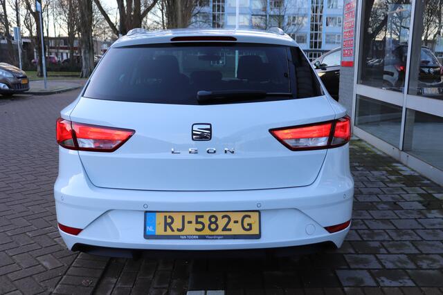 Seat LEON ST 1.4 EcoTSI Style Business Intense Automaat. Navigatie.