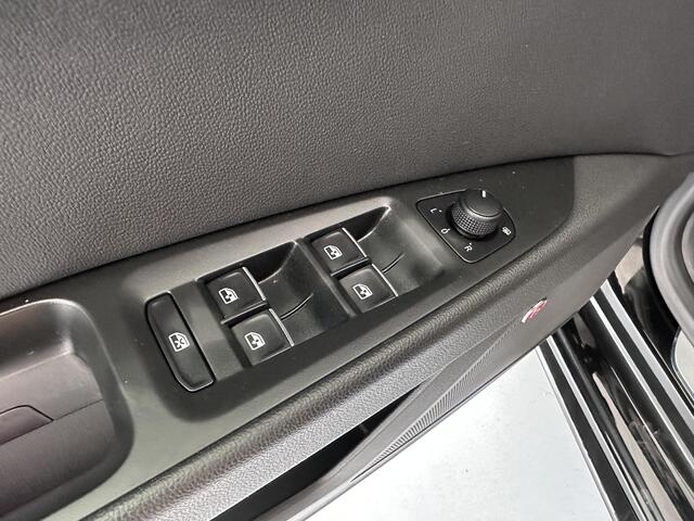 Seat LEON 1.5 TSI FR Ultimate Edition Black Pano | Digital 1.5 TSI FR Ultimate Edition Black