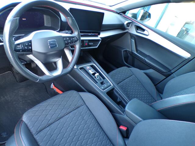 Seat LEON 1.5 eTSI FR Launch Edition 150 PK, Automaat / Carplay + Android Auto / Full LED / Virtual Cockpit / 18' Sportvelgen