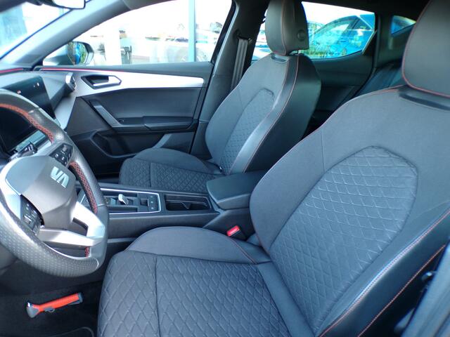 Seat LEON 1.5 eTSI FR Launch Edition 150 PK, Automaat / Carplay + Android Auto / Full LED / Virtual Cockpit / 18' Sportvelgen