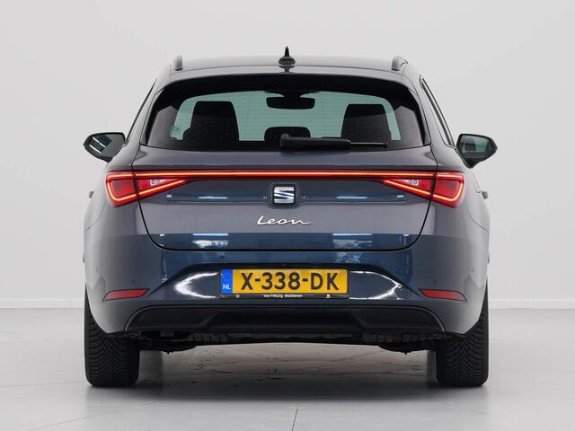 Seat LEON Sportstourer 1.0 eTSI 110pk DSG Style Business Intense Navigatie Wegkl. trekhaak Camera Acc 35