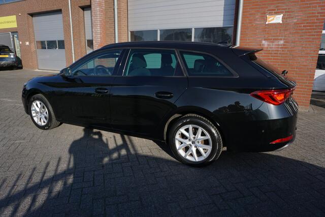 Seat LEON Sportstourer 1.5 eTSI 150PK AUTOMAAT STYLE CAMERA ANDROID-APPLECARPLAY(NAVI) STOEL+STUURVERWARMING PDC V+A ECC AIRCO CRUISECONTROL BLUETOOTH LMV ENZ...
