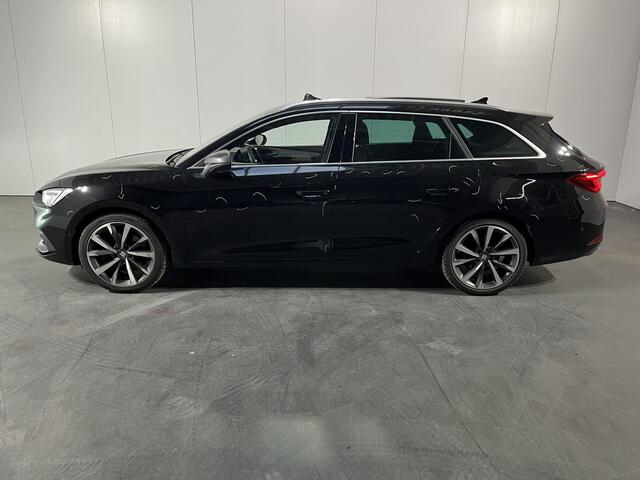 Seat LEON Sportstourer 1.5 eTSI FR Business Intense / AUTOMAAT/ PANO/ STANDKACHEL/ ELEK. TREKHAAK/ CAMERA/ PARK. SENSOREN/ MEMORY SEATS/ LED/ STOEL-STUURVERWARM./ ADAPT. CRUISE/ FULL LINK/ NAVI/ CLIMA/ DAB
