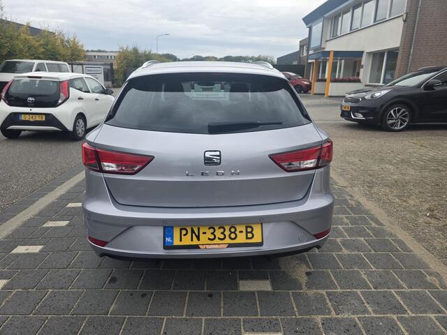 Seat LEON ST 1.0 EcoTSI Style Business Intense 5 deurs, airco, apple carplay enz