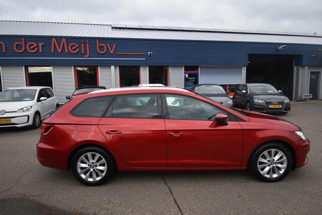 Seat LEON ST 1.6 TDI Style Business Intense , TREKHAAK , CLIMATR , CR CONTR , PDC V+A , NAVI ,