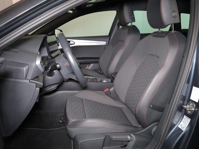 Seat LEON Sportstourer 1.0 TSI FR Business 110 pk | Verlengde garantie | Navigatie | Parkeersensoren achter | LED koplampen | Stoelverwarming | Keyless |