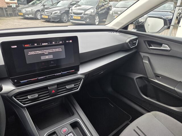 Seat LEON 1.0 eTSI Style BnsIn AUTOMAAT