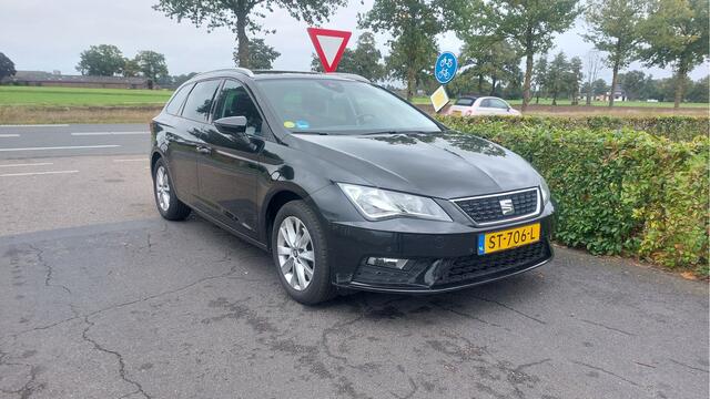 Seat LEON ST 1.6 TDI Style Business Intense CLIMA/NAVI BJ 2018
