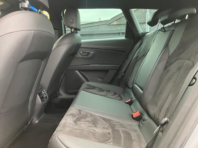 Seat LEON ST 1.5 TSI FR Ultimate Edition Black Sky | Trekhaak | Camera | NAP