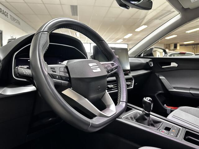 Seat LEON Sportstourer 1.0 TSI Style Business Intense /LED Koplampen! /Apple + Android /DAB+! /Lane Assist! /Navi /Climat /Adaptief Cruise /Elek. pakket /Bluetooth /Isofix /Armsteun /Regensensor /16"LMV /LED Dagrijverl. /Mistlampen /Dakrails.