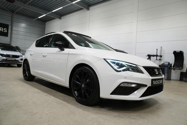 Seat LEON 1.5 TSI FR Black Matt DSG * Pano - Virtual - 18" - App - LED *