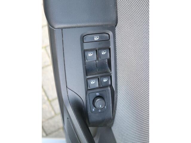 Seat LEON Sportstourer 1.0 TSI Style Business Intense virtual clima