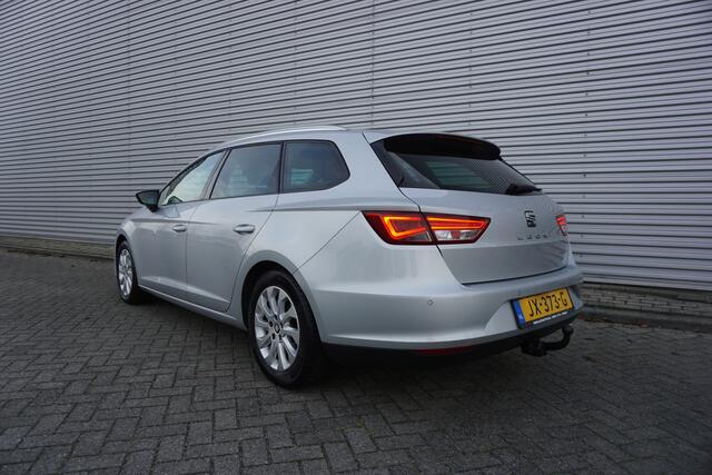 Seat LEON ST 1.0 EcoTSI Style Connect Climate / Navi / Cruise / Camera / Parkeersens. / Trekhaak / NAP